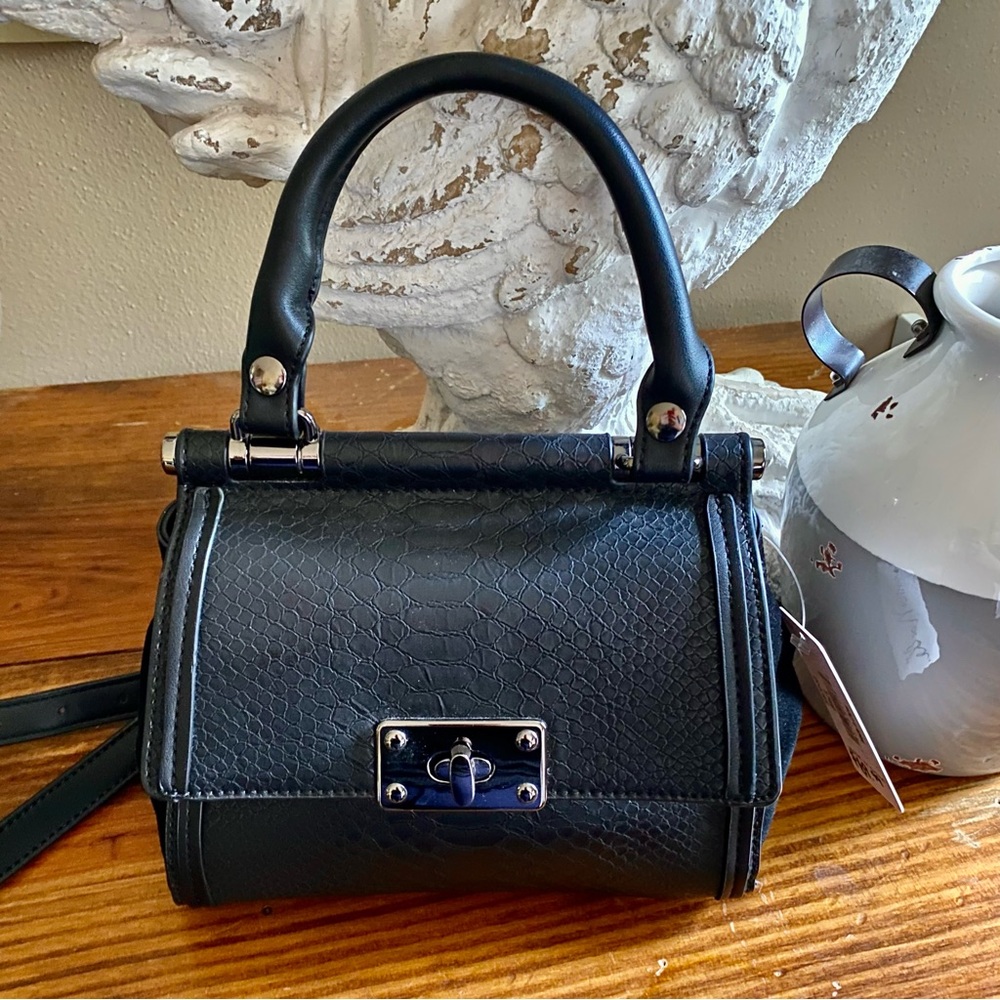 The perfect shoulder bag purse!